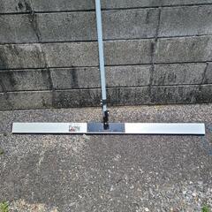 土間コンクリート均し  アルミトンボ