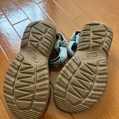 Tevaサンダル24センチの画像