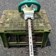 makita マキタ 300mm 生垣バリカン 100V MUH3052の画像