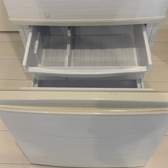 【美品】SHARP 2ドア冷蔵庫 137L（SJ-D14F-W）2020年製✨ 🍀一人暮らし・セカンド用にぴったり！🍀の画像