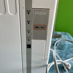 ①ハイアール 窓用エアコン クーラー ウインド型冷房専用 ルームエアコン JA-16Uの画像
