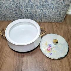 【新品】鍋 キラキラプレート　Marumitu 彩花 薔薇 白 China 器の画像