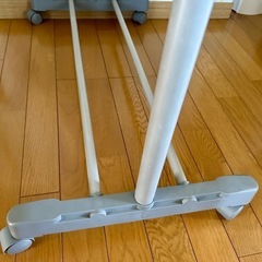 パイプハンガーラック　組み立て式の画像