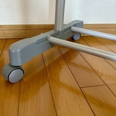 パイプハンガーラック　組み立て式の画像