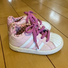 美品‼️キッズスニーカーadidasの画像