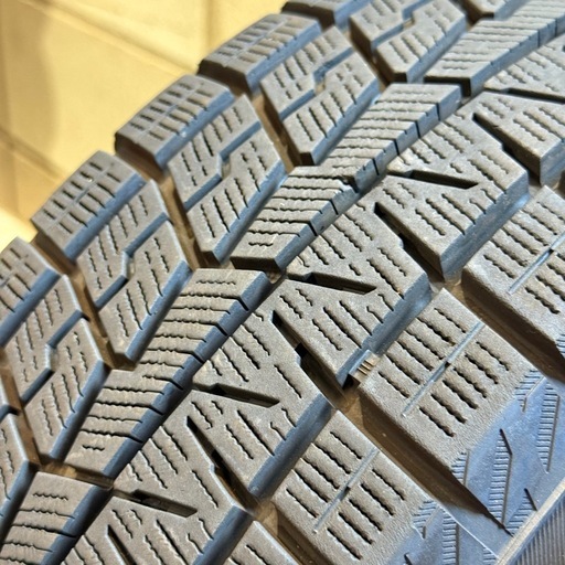 【美品】コンパクトカーに　185/60R15 国産タイヤ　4本　交換工賃込み　ヨコハマ　アイスガード　iG70