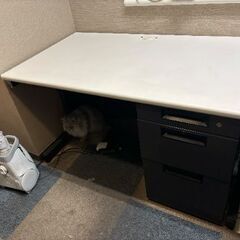 片袖の事務机/計10台ほど(1台〜OK)/取りに来ていただける方...