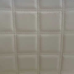 椅子　2つの画像