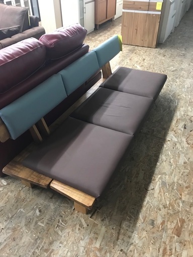 3人掛けソファ　ローソファ　ソファー　ソファ　木製　お洒落　ジャングルジャングル貝塚店　貝塚市　二色浜　リサイクルショップ