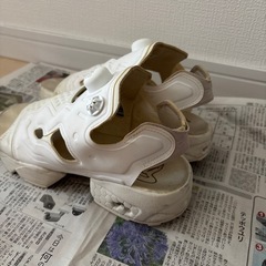 リーボック　ポンプ　サンダルの画像