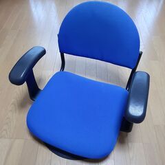 サンワサプライ スタイリッシュ回転座椅子  PCチェア 肘掛け付...