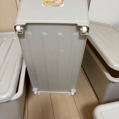 収納ボックス大4小2の画像