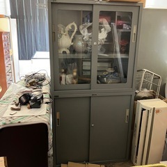 スチールキャビネット　スチール物置スチール棚
