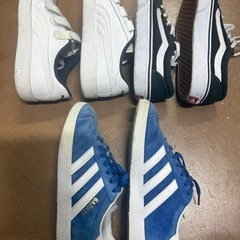スニーカー22.5㎝3足セットの画像