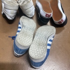 スニーカー22.5㎝3足セットの画像