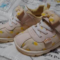 夏に最適、レモン柄 ／18cm 2Eの画像