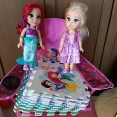 プリンセス　椅子、マット10枚、お人形の画像