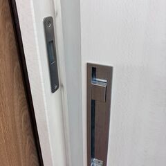 引き戸　中古品　レール　枠　ストッパー等　一式の画像