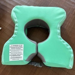 赤ちゃん用のスイミング用浮き輪です。とても安全に作られており、ほぼ未使用の美品です。の画像