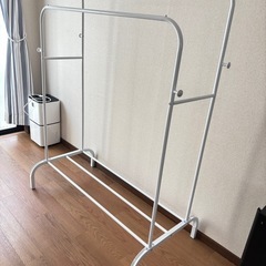 ハンガーラックの画像