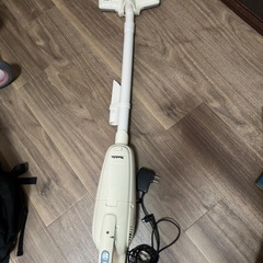 マキタ CL105D コードレス掃除機。動作OK・使用感ありの画像