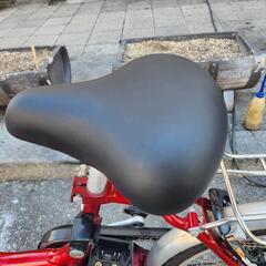 『ＳＡＬＥ　３０％』　電動自転車　ヤマハ　２０インチ　バッテリー　８．７ＡＨ　充電器　付き　赤　配達可能の画像