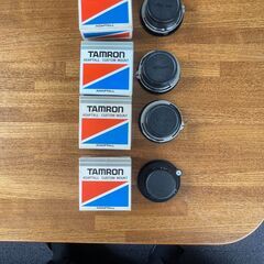古いカメラの付属品多数の画像