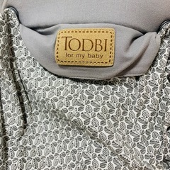 【Todbi】 ヒップシート抱っこ紐　グレー 花柄の画像