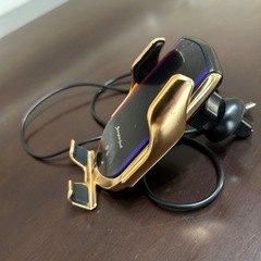 車載ワイヤレス充電器の画像