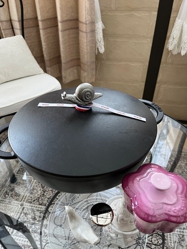 STAUB ストウブニダベイユ　取っ手カタツムリ　ソテーパン  （28㎝）