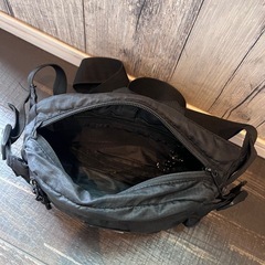 ☆OBEY ショルダーバッグ　黒　の画像