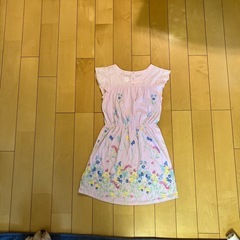 子ども夏服　Gap❗️女の子　120cm
　　　　　　　　　　の画像