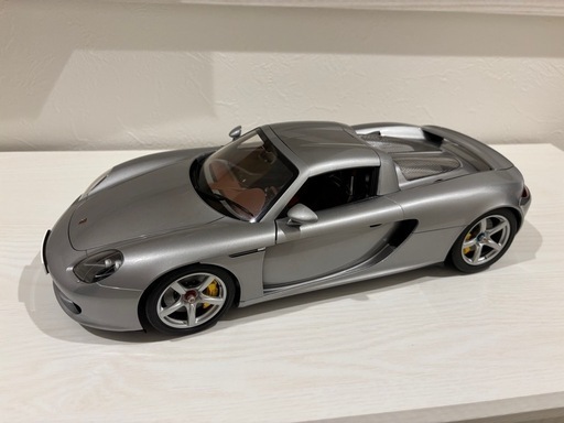 レア
タミヤ　ポルシェカレラGT 1/12 完成品