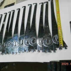 レール棚受金物の画像