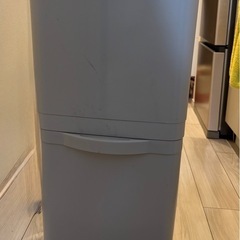 キャスター付きゴミ箱の画像
