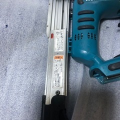 マキタ　14v充電式ピンタッカー　PT350D 中古美品、本体のみの画像