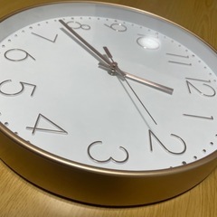 電波かけ時計　ゴールドの画像