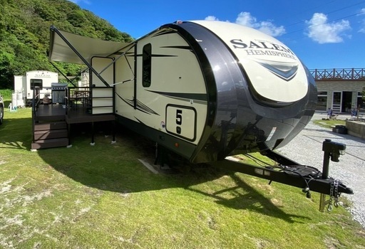 キャンピングトレーラー