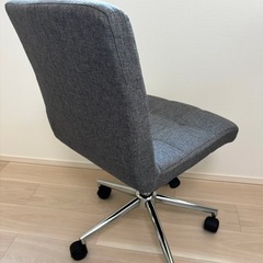 ほぼ新品！昇降式回転チェアーの画像