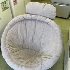 【リサイクルショップ ピカソ 小松原】🪑✨グレーベージュ✨包み込まれる幸せ！ラウンドチェア（クッション＆ヘッドレスト付き）🪑★9722★の画像