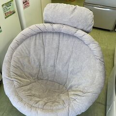 【リサイクルショップ ピカソ 小松原】🪑✨グレーベージュ✨包み込まれる幸せ！ラウンドチェア（クッション＆ヘッドレスト付き）🪑★9722★の画像