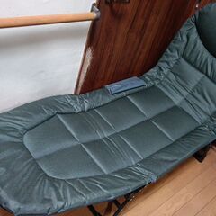 【未使用品】折り畳みベッド リクライニングチェア　グリーン-幅200cmの画像