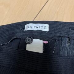 BERWICK バーウィック スカートの画像