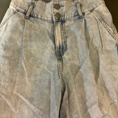 ライトブルーのウエストゴムワイドパンツ　キッズ　サイズL(160センチくらい)の画像