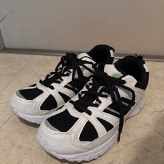 スニーカー　24.5cm