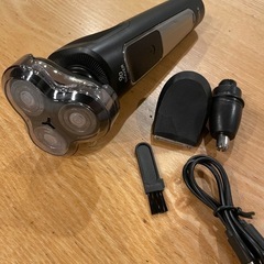 ひげそり　電動シェーバー(バリカン・鼻毛処理アタッチメント付き)