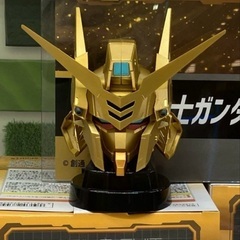 ゴジラ好き‼️ガンダム好き‼️にはたまらない⁉️ゴジラヘッド発光フィギュア& 機動戦士ガンダムSEEDアカツキヘッド型スピーカーの画像