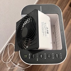 【人気商品】アイリスオーヤマ サーキュレーター付き除湿機 美品の画像