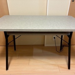 【値下げしました】北欧風ダイニングテーブル／ワークデスク（棚付き...