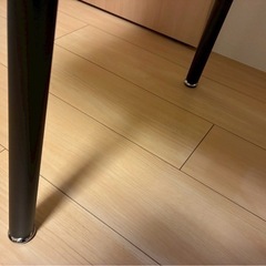 【値下げしました】北欧風ダイニングテーブル／ワークデスク（棚付き・美品）グレー×ブラックの画像